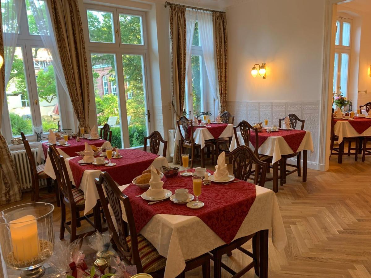 Hotel Seeufer Plön Extérieur photo