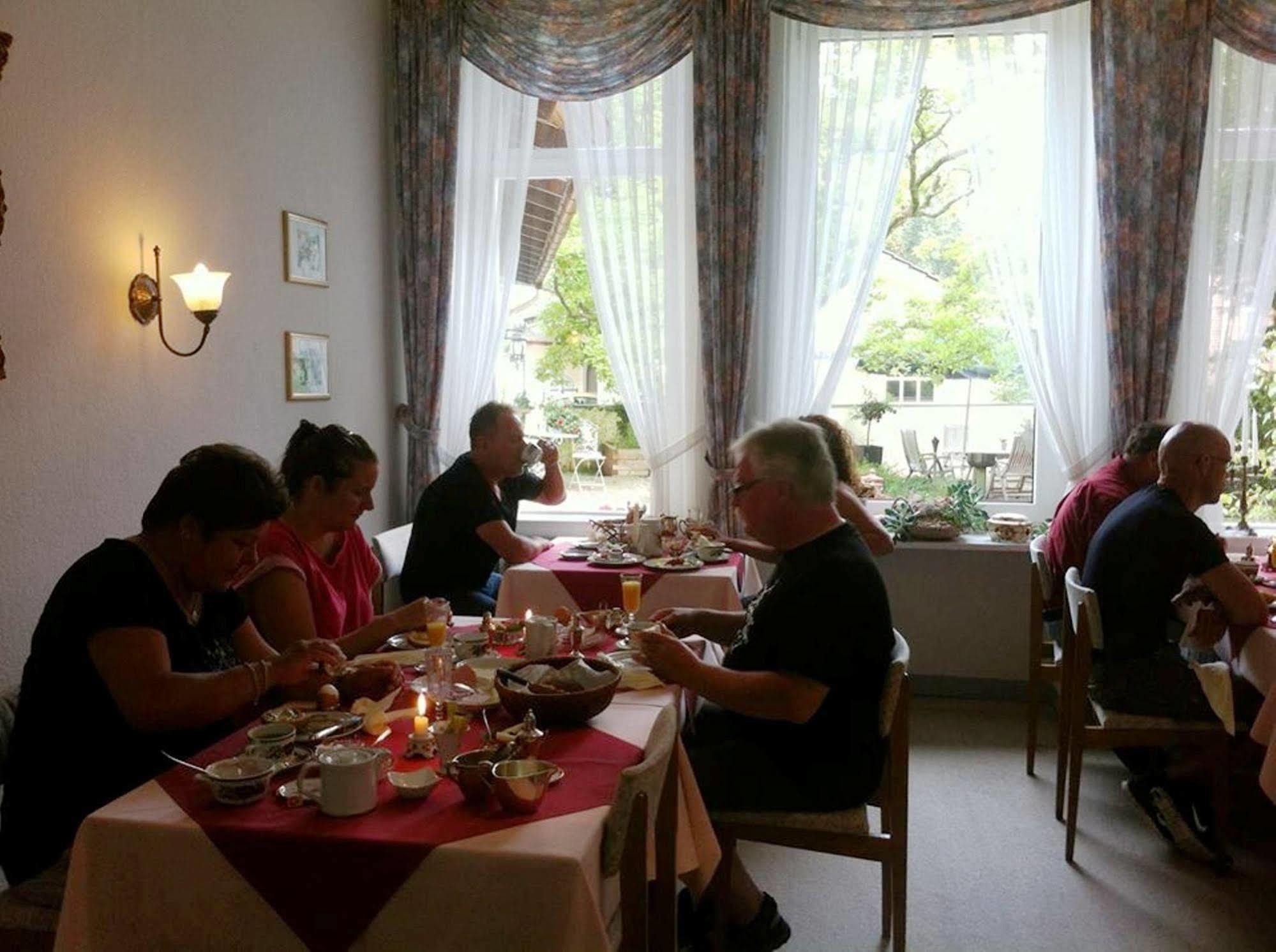 Hotel Seeufer Plön Extérieur photo